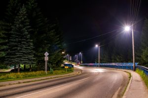 LED úsporné moderné verejné osvetlenie mesta obce Hruštín